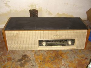 Tesla 1112A Stereo (gramorádio)